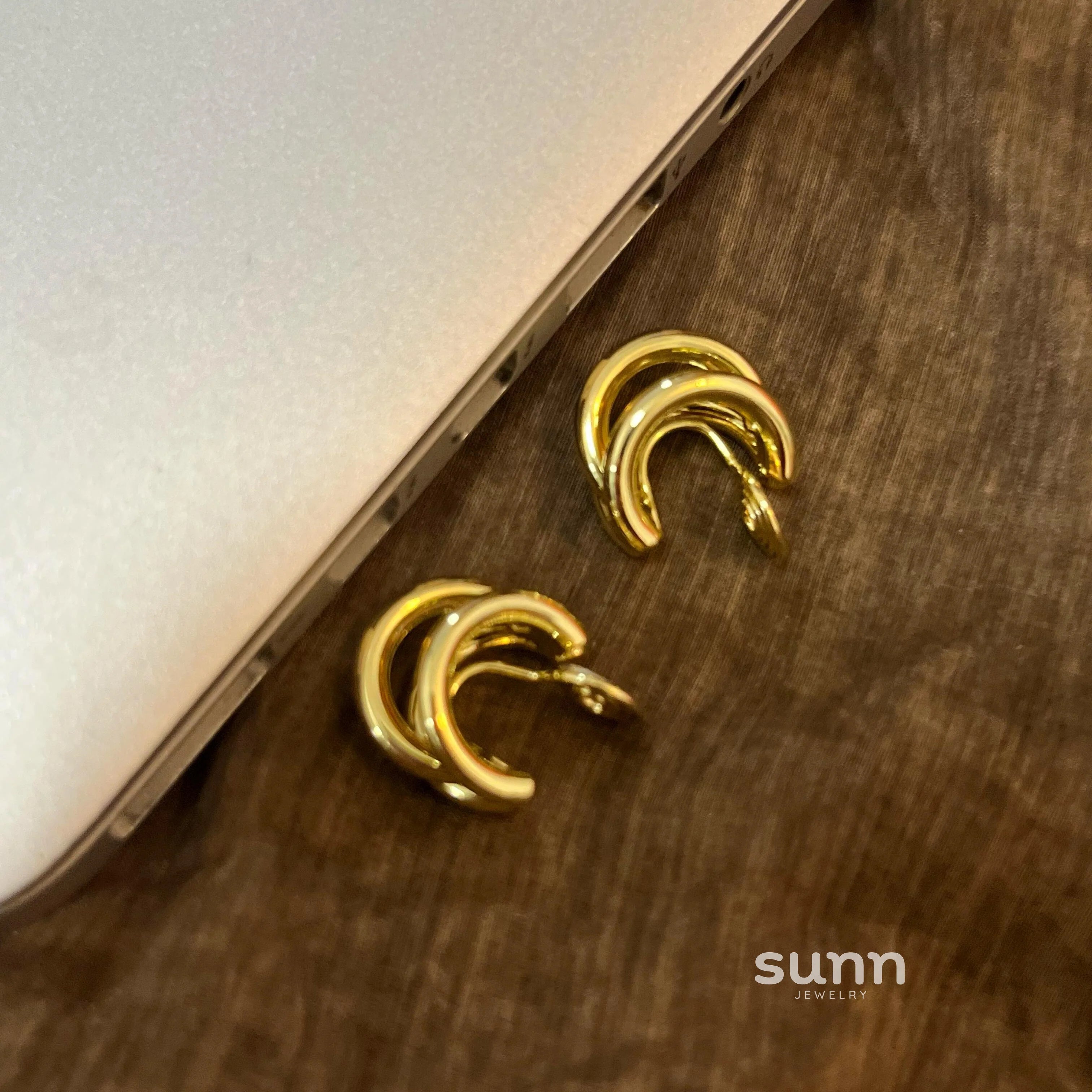 Zamara Golden Crystal Ear Cuff