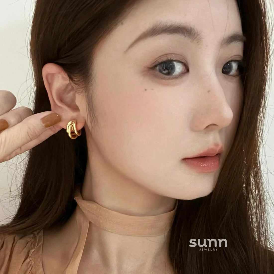 Zamara Golden Crystal Ear Cuff