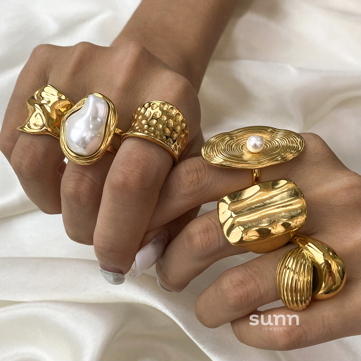 Zamari Pearl Gold Statement Ring [0L33AS5R]