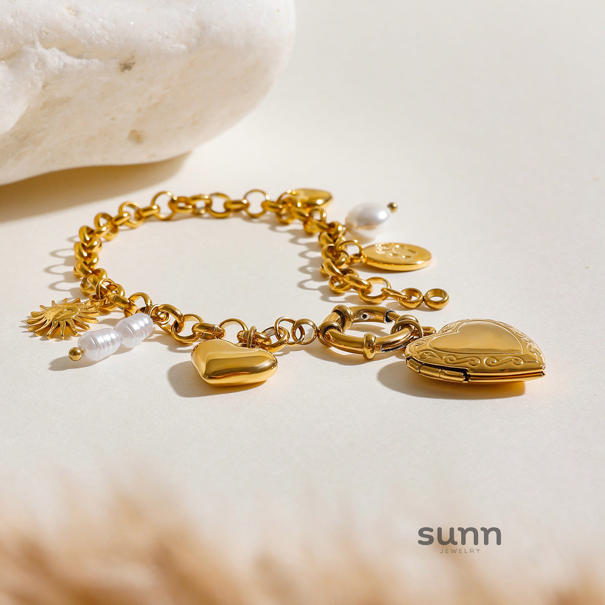 Zamaya Heart Locket Bracelet [B6Z0XL99]