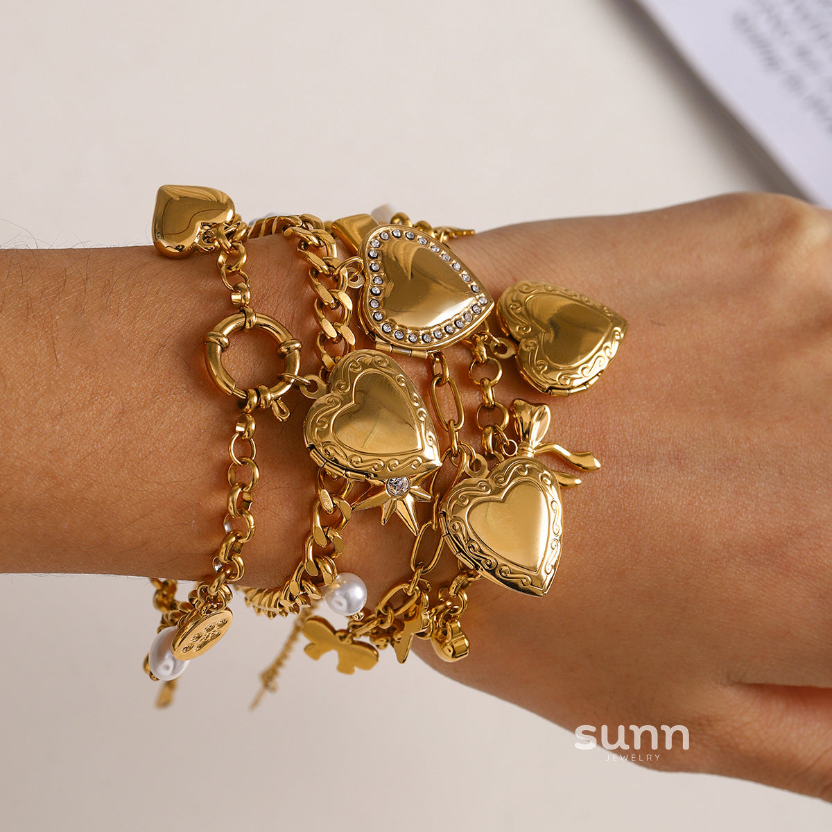 Zamaya Heart Locket Bracelet [G2T3NVGV]