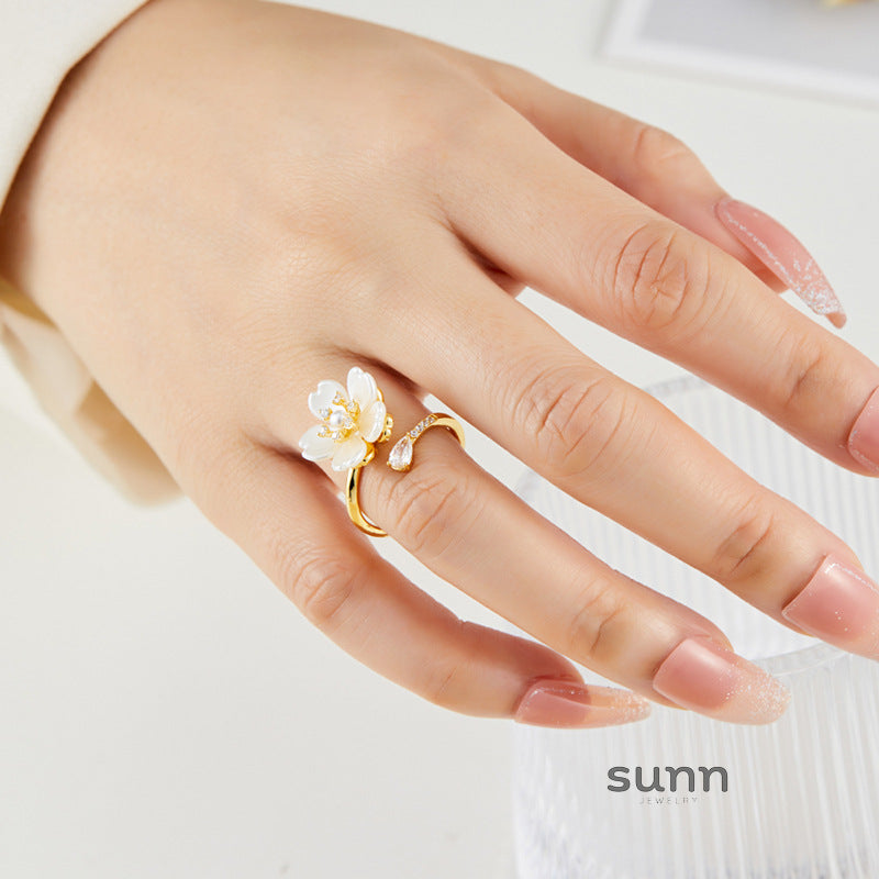 Zamiyah Retro Floral Pearl Ring [OWT97D9H]