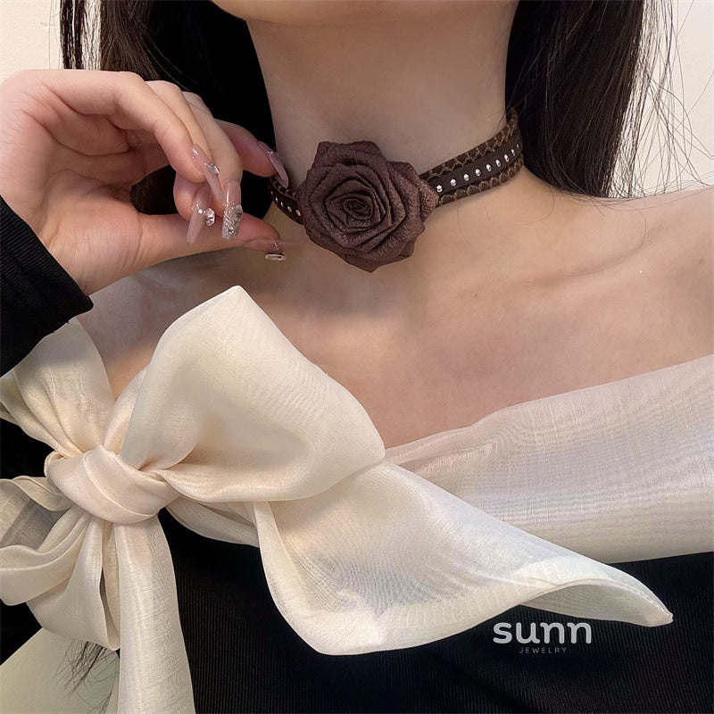 Zamiyah Rose Ribbon Choker Necklace [HCQ3PVAJ]