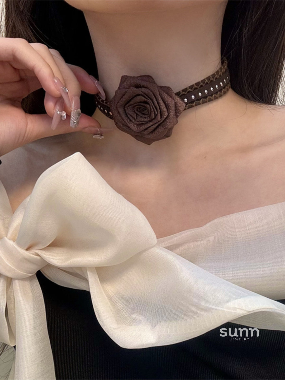 Zamiyah Rose Ribbon Choker Necklace [QVF26IL4]