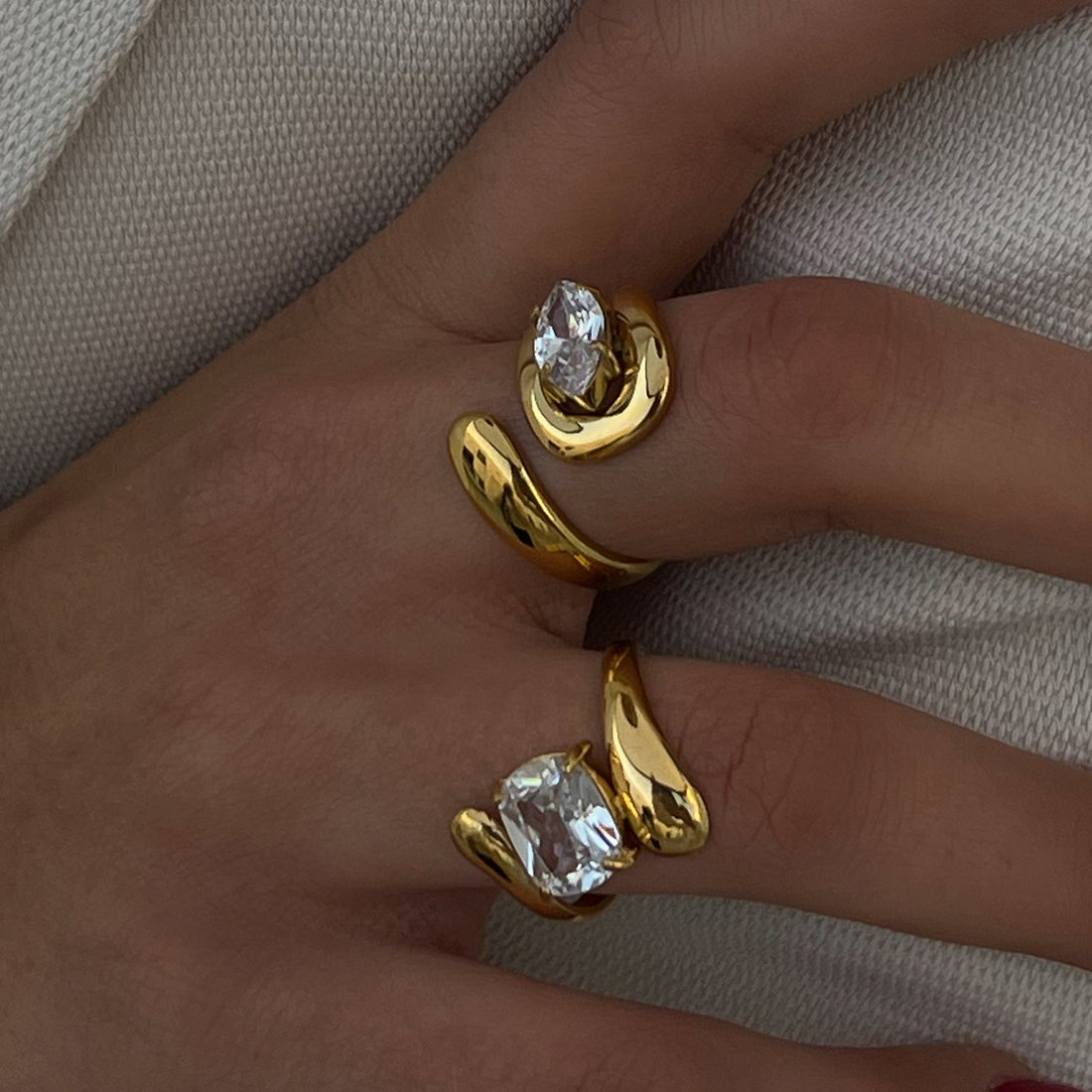 Zamora Zircon Dainty Ring [A0PZVMW9]