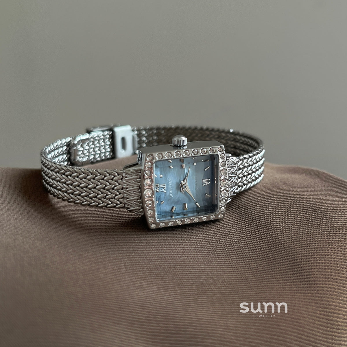 Zaniah Square Pearl Watch [9RAA0AEY]