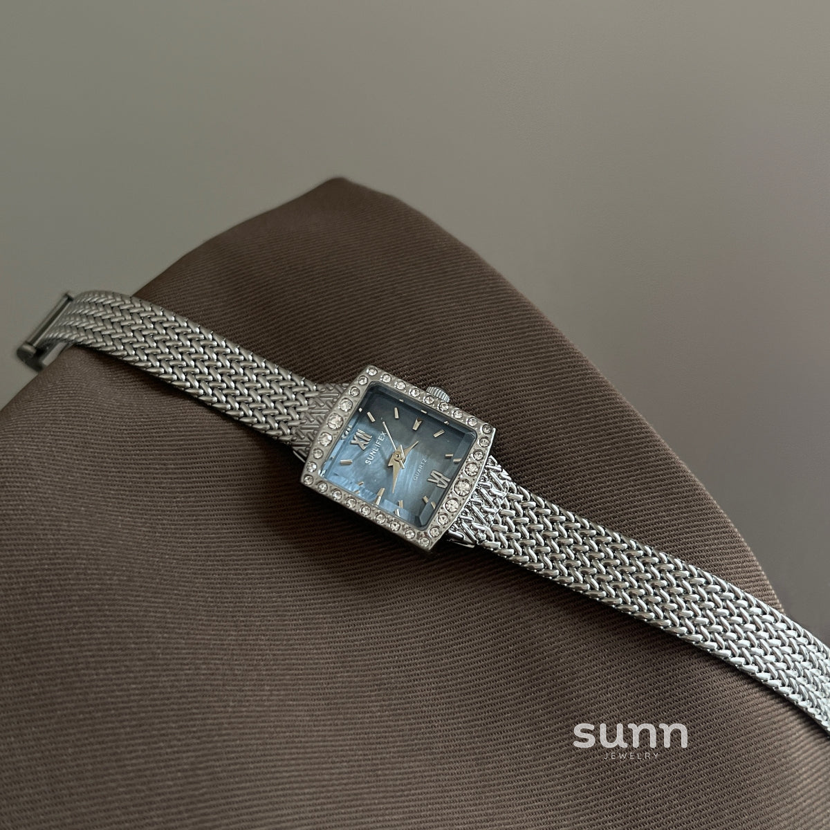 Zaniah Square Pearl Watch [XKHBRZ1R]