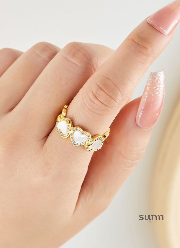 Zanyah Black Shell Heart Ring [AWJC9886]