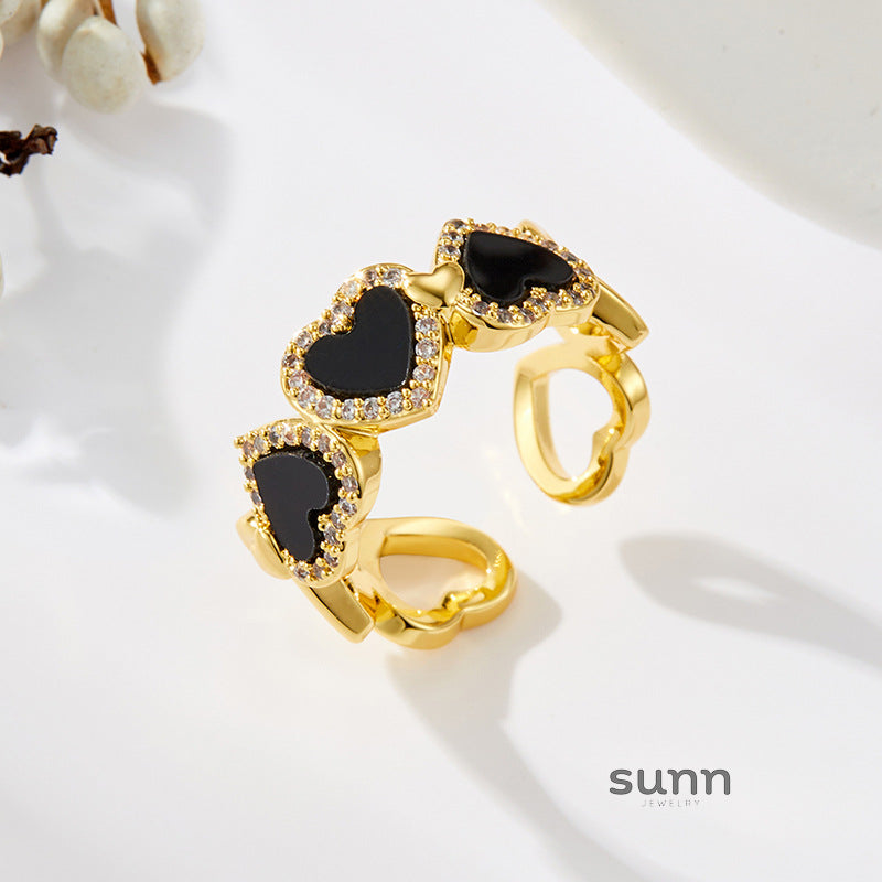 Zanyah Black Shell Heart Ring [C5BGCNDO]