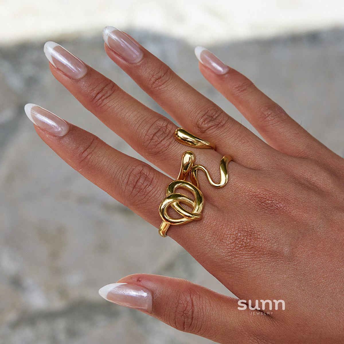 Zanyla Sculpted Heart Ring [RZ2S01NE]