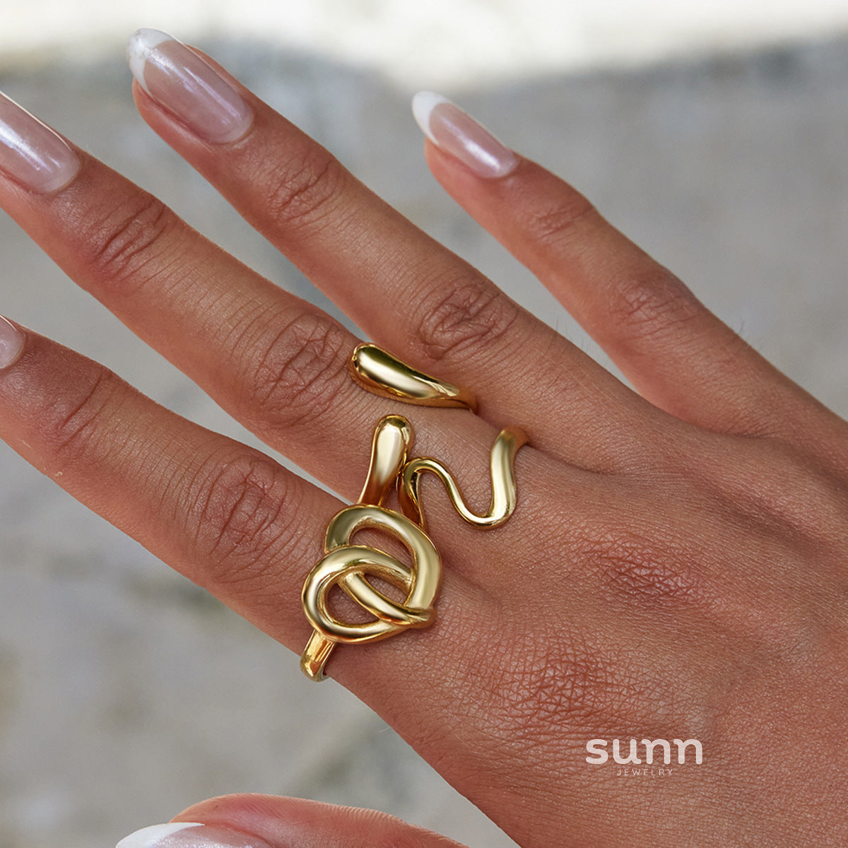 Zanyla Sculpted Heart Ring [EF6AP8QH]