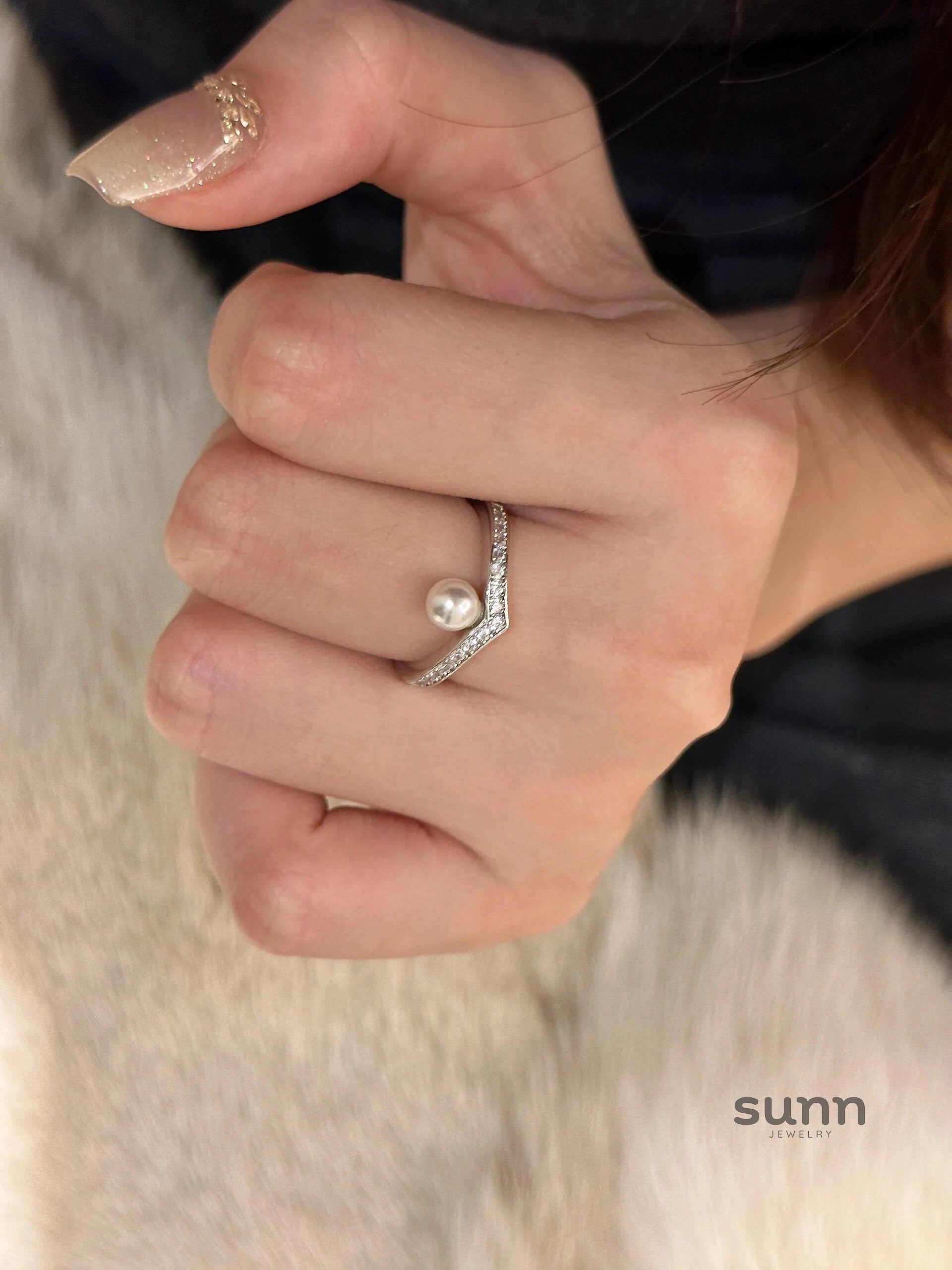 Zanyla Studded V-Shape Pearl Ring