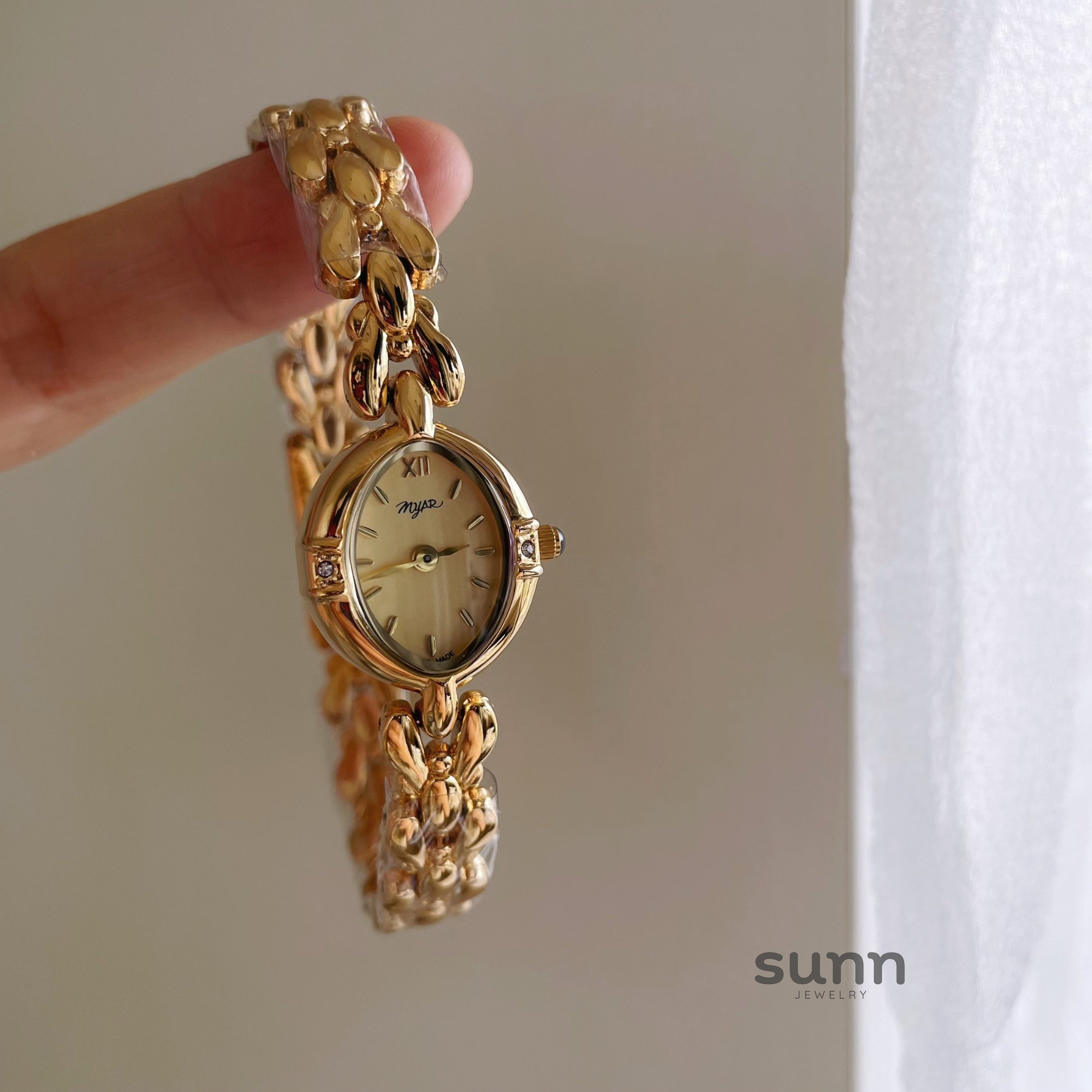 Zariah Dainty Oval Bracelet Watch [T04QMS7I]