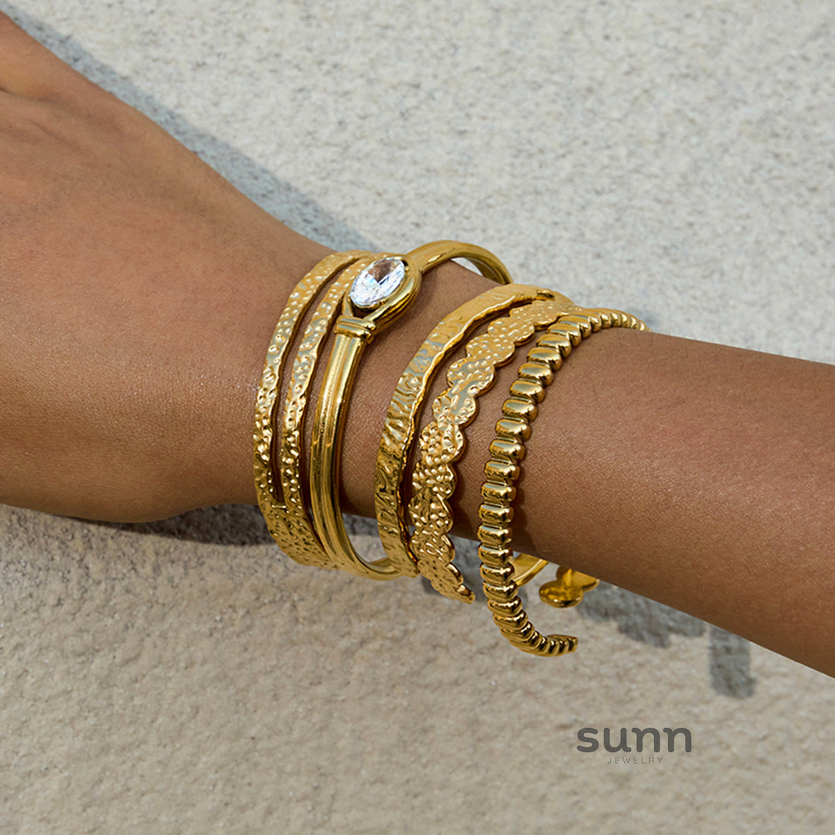 Zariah Statement Cuff Bracelet [YN19BR84]