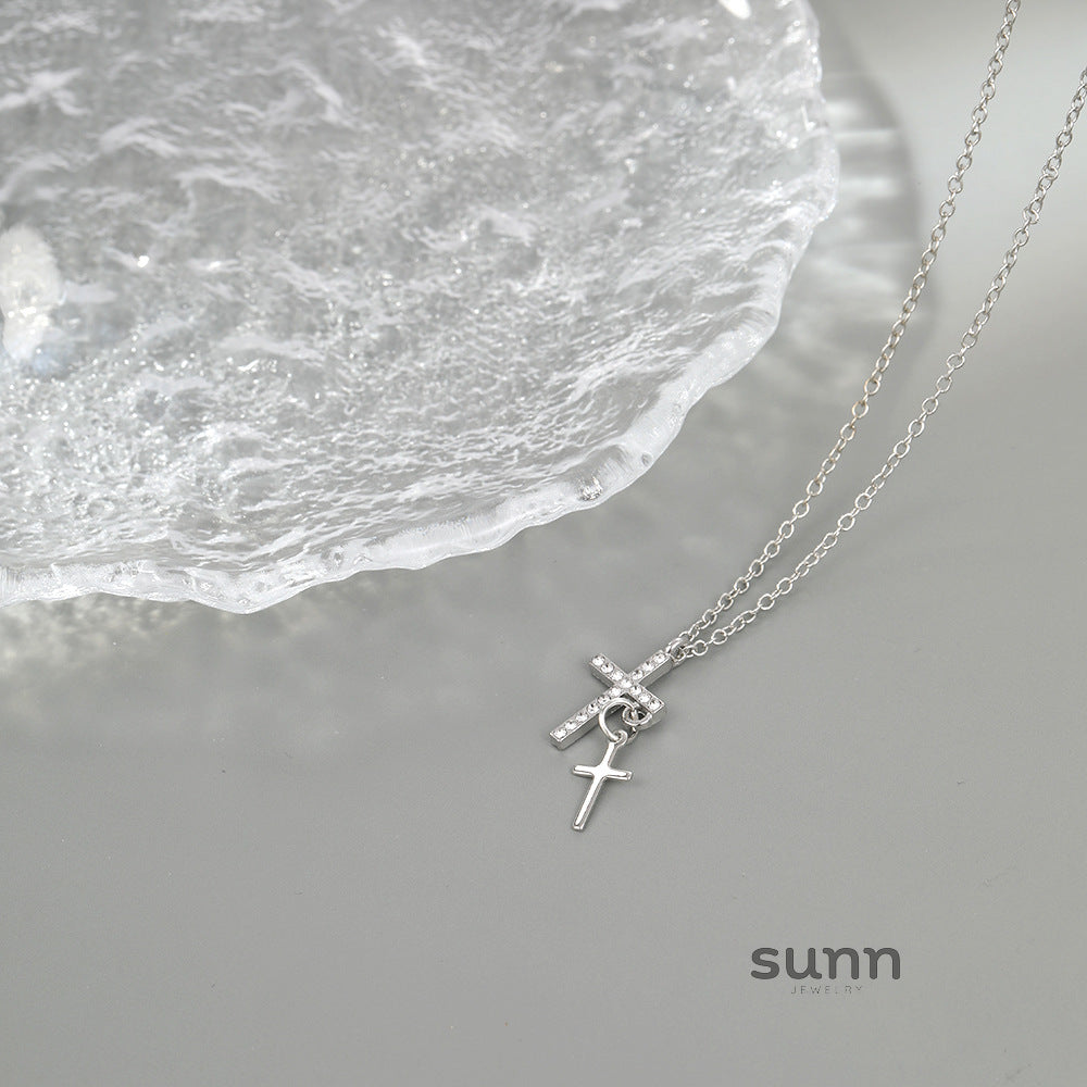 Zarina Chunky Cross Necklace [5XSFF5M8]