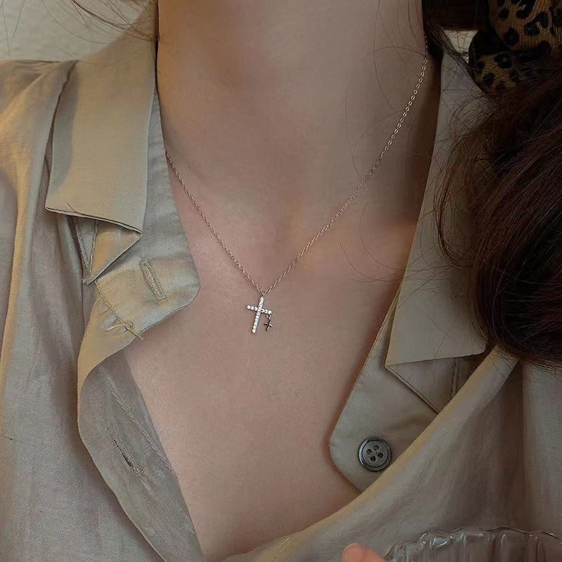 Zarina Chunky Cross Necklace [41FWLXXH]