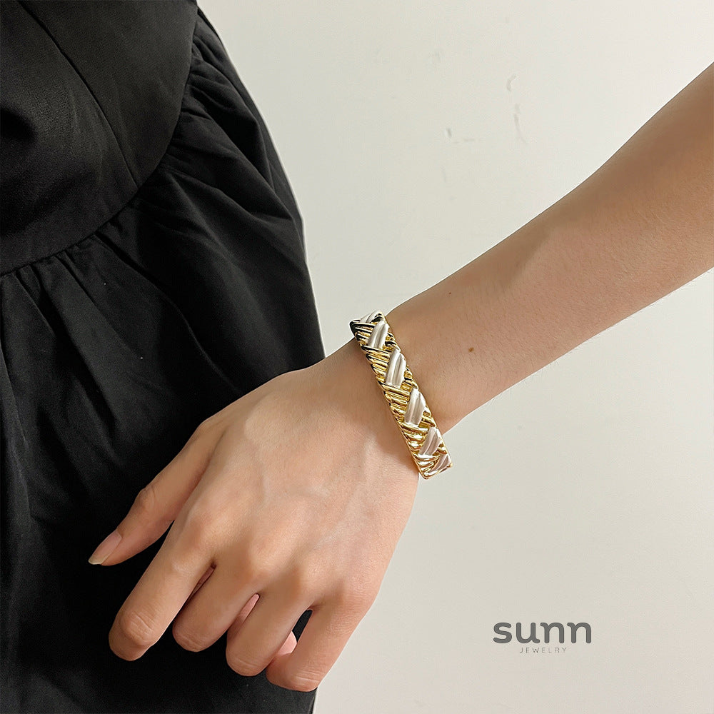 Zariya Gold Cuff Bracelet [3I8QIU30]