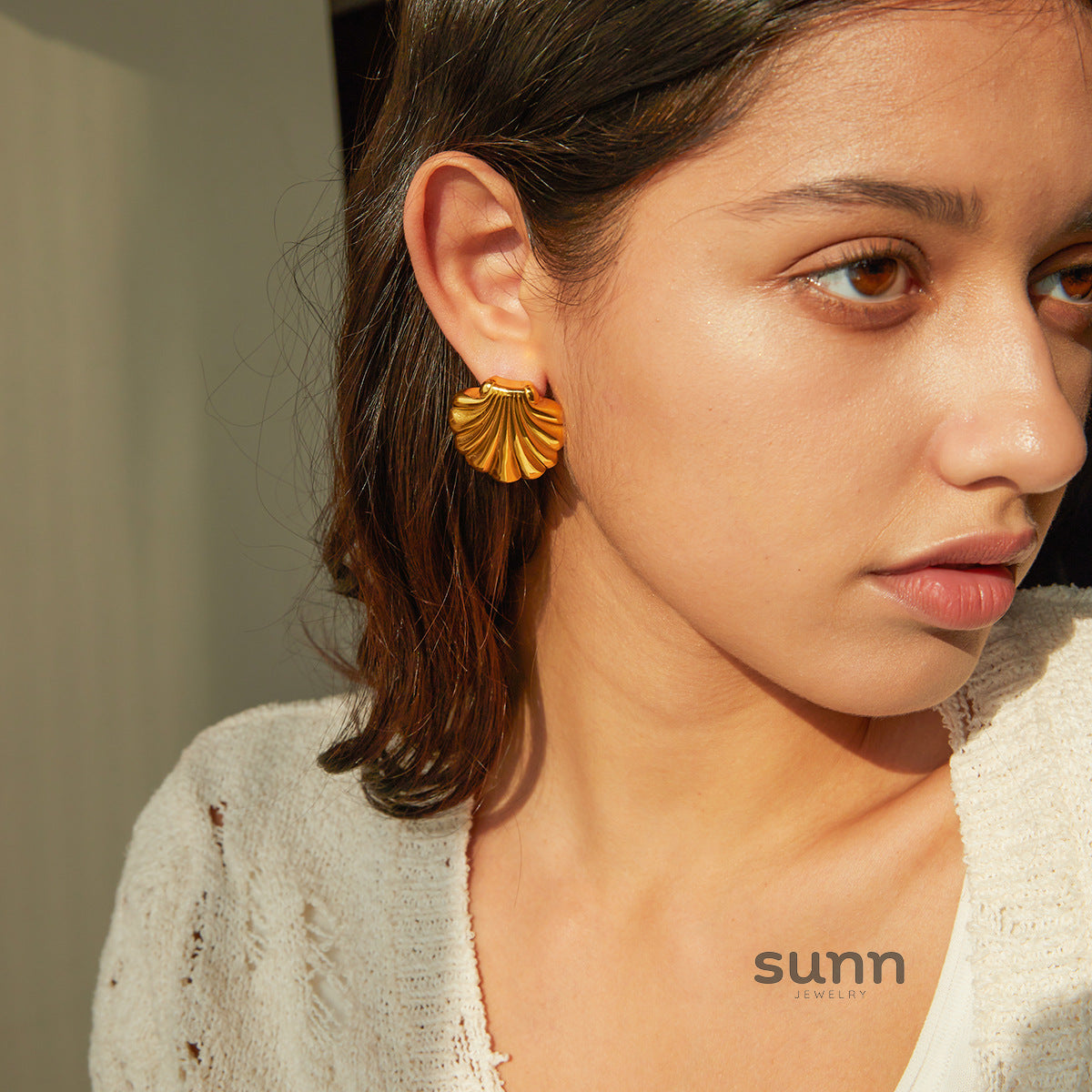 Zariya Shell Drop Earrings