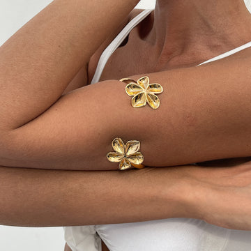 Zaryah Sculpted Cuff Bracelet [J0NMIGBC]