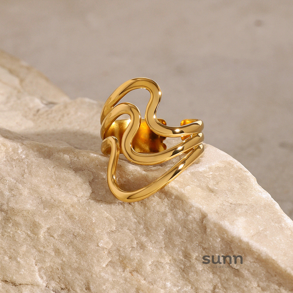 Zayna Sculptural Band Ring [FBQT5XT2]