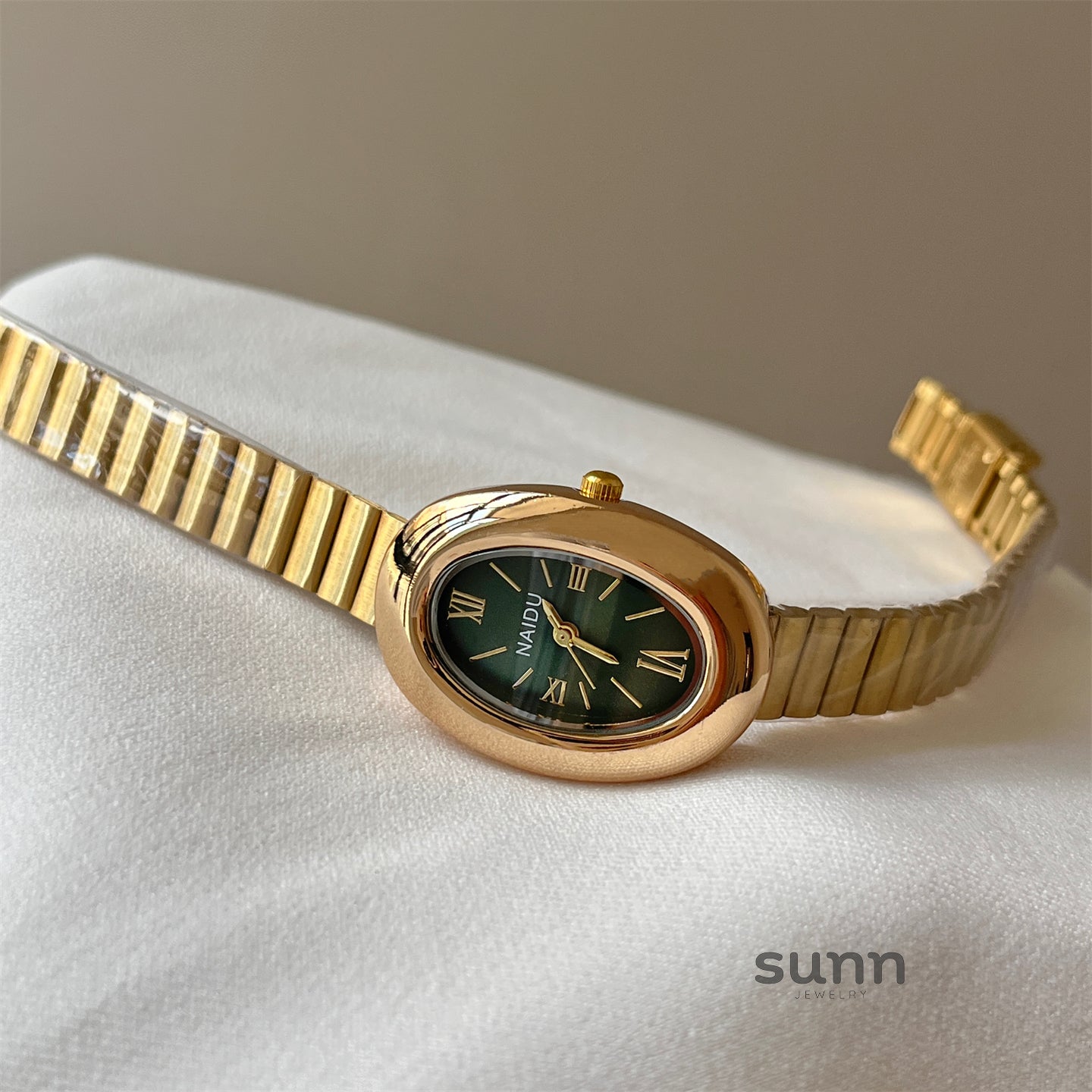 Zehra Elegant Bathtub Watch [ADUN6493]