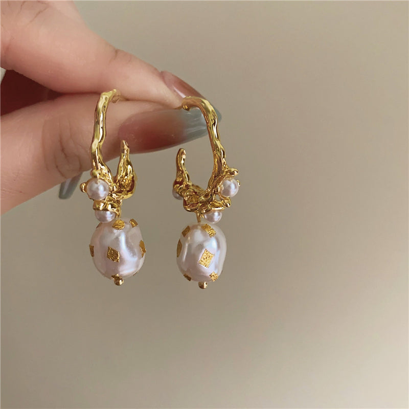 Zen French Pearl C-Hoop Earrings [V7PMP0V9]