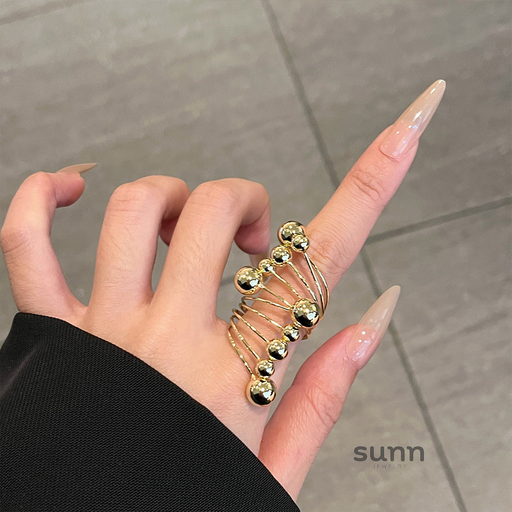 Zhuri Layered Sphere Ring [NVFOX0Z8]