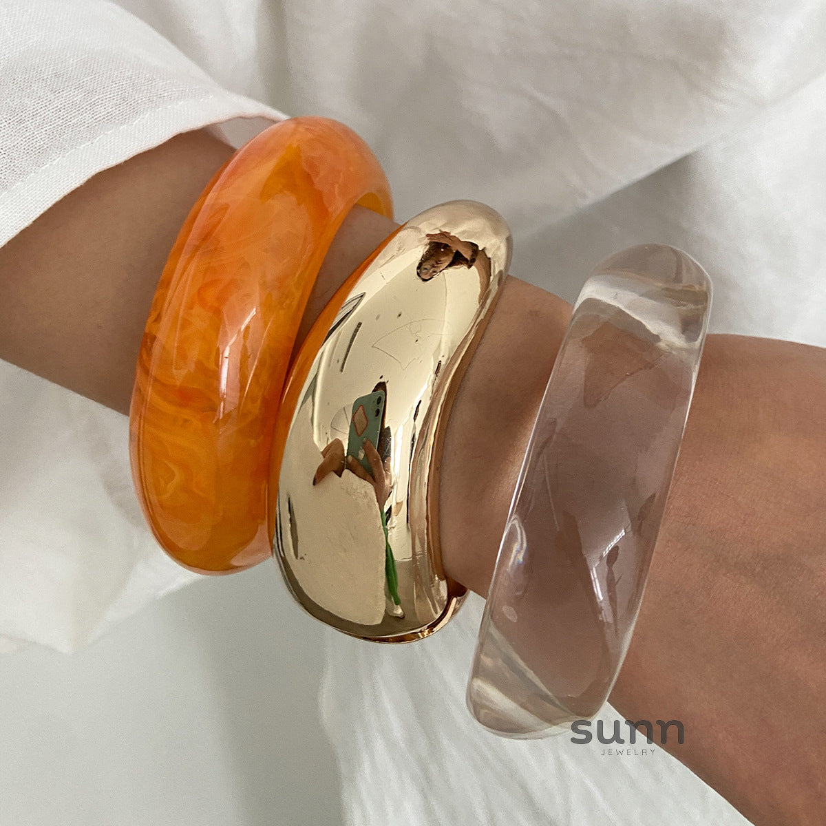Ziva Sculpted Resin Bangle [4ABW4LSJ]
