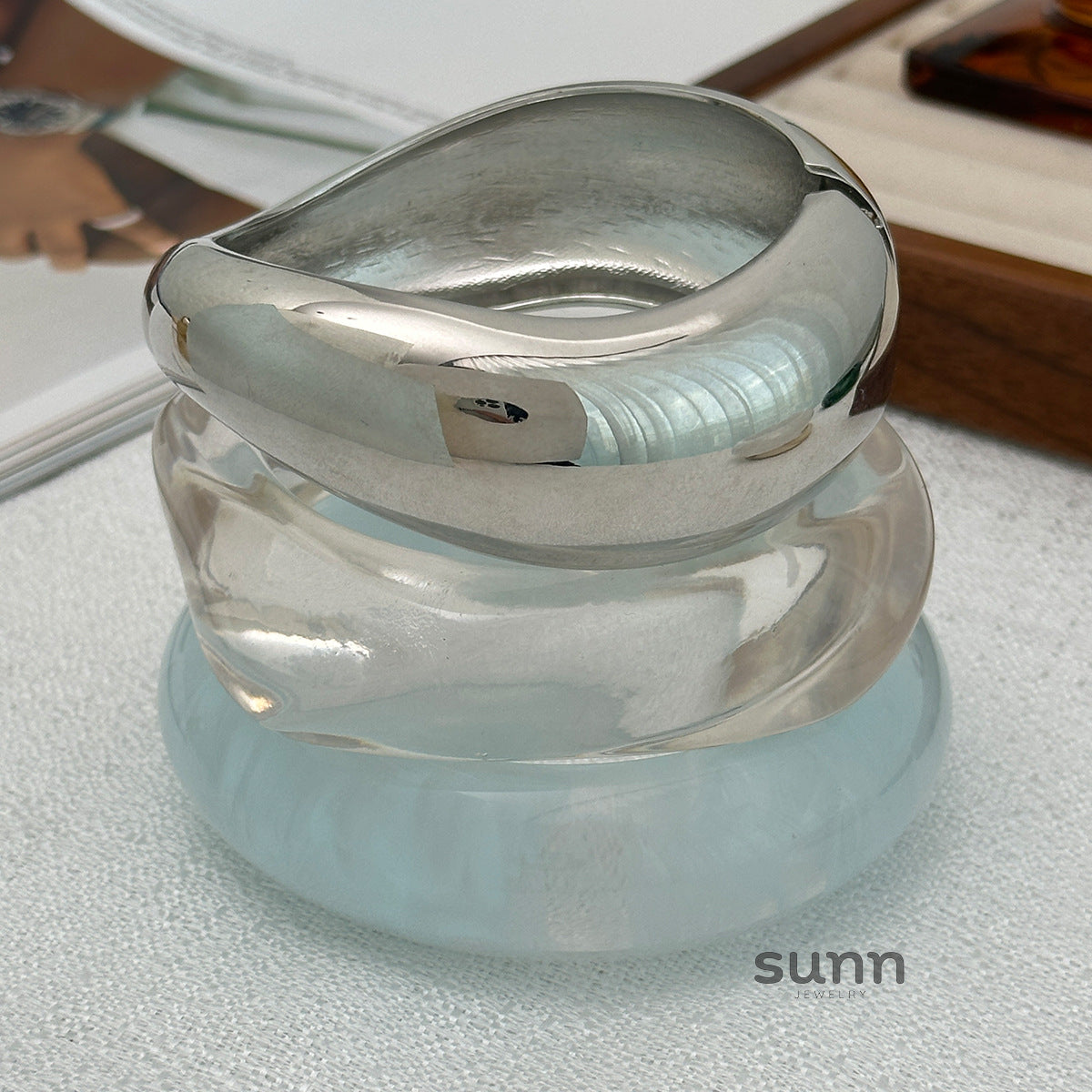 Ziva Sculpted Resin Bangle [FZMEC1J1]