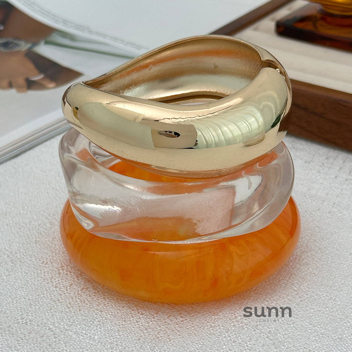 Ziva Sculpted Resin Bangle [B7RWPI2F]