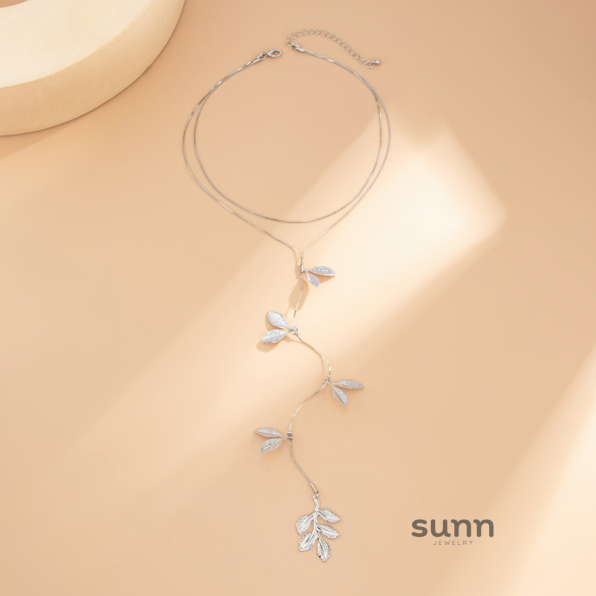 Ziya Tassel Leaf Necklace [LVVPU74Z]