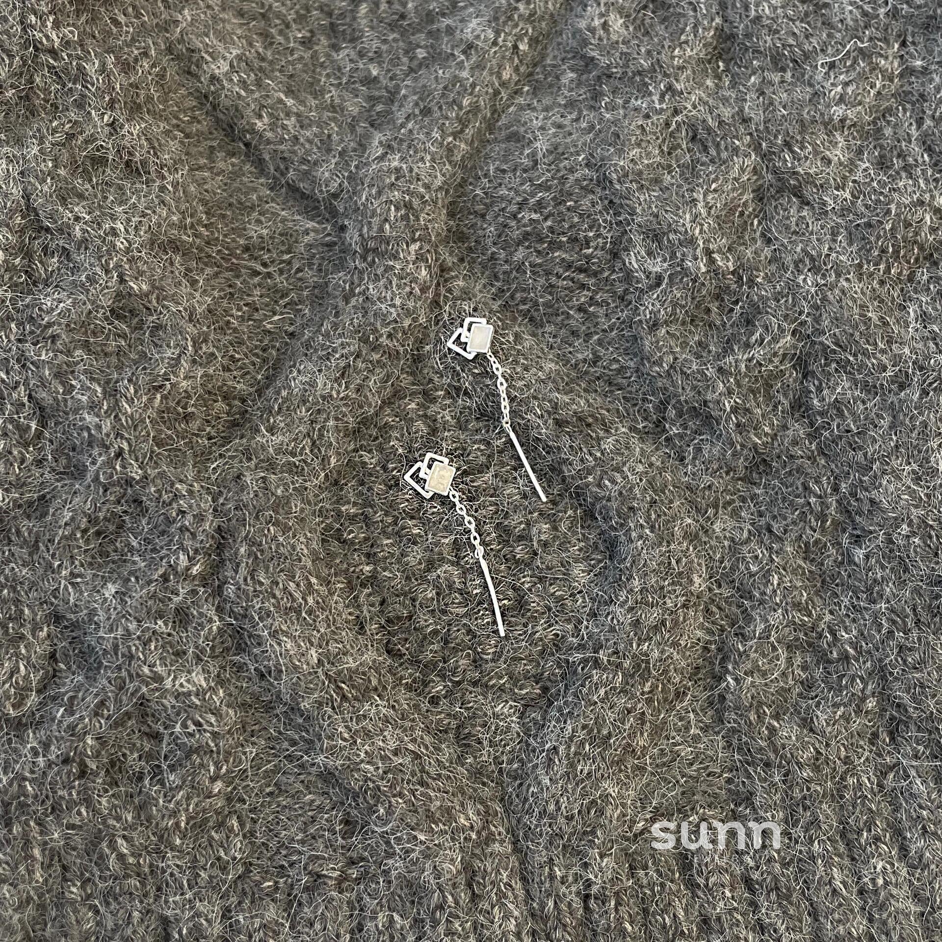 Zo Delicate Square Threader Earrings