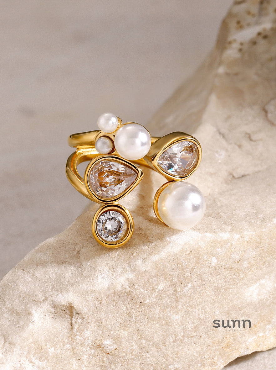 Zoe Asymmetrical Pearl Ring [3CVBA0YB]