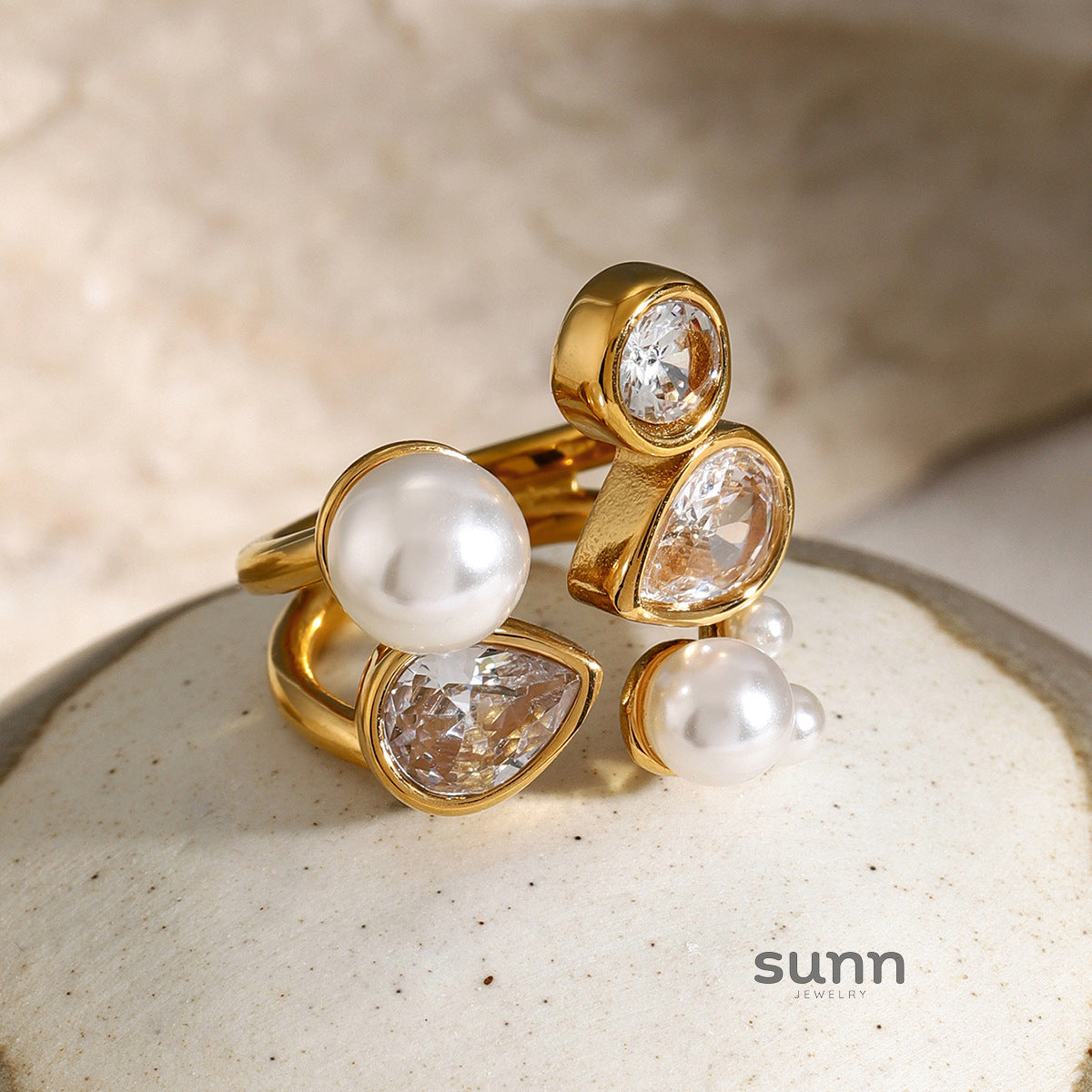 Zoe Asymmetrical Pearl Ring [3Q46A51L]