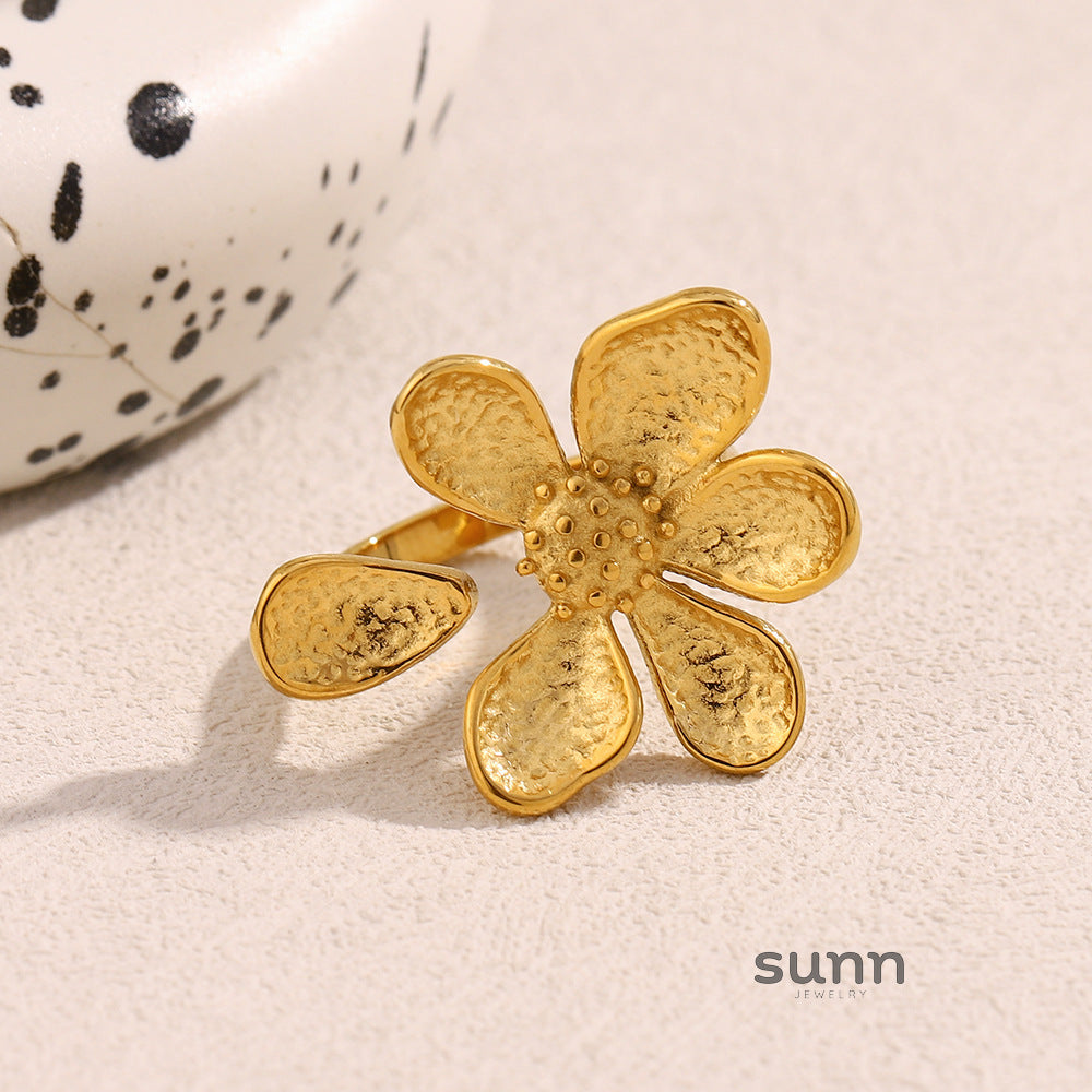 Zoei Floral Bloom Ring [4O3N5HKC]
