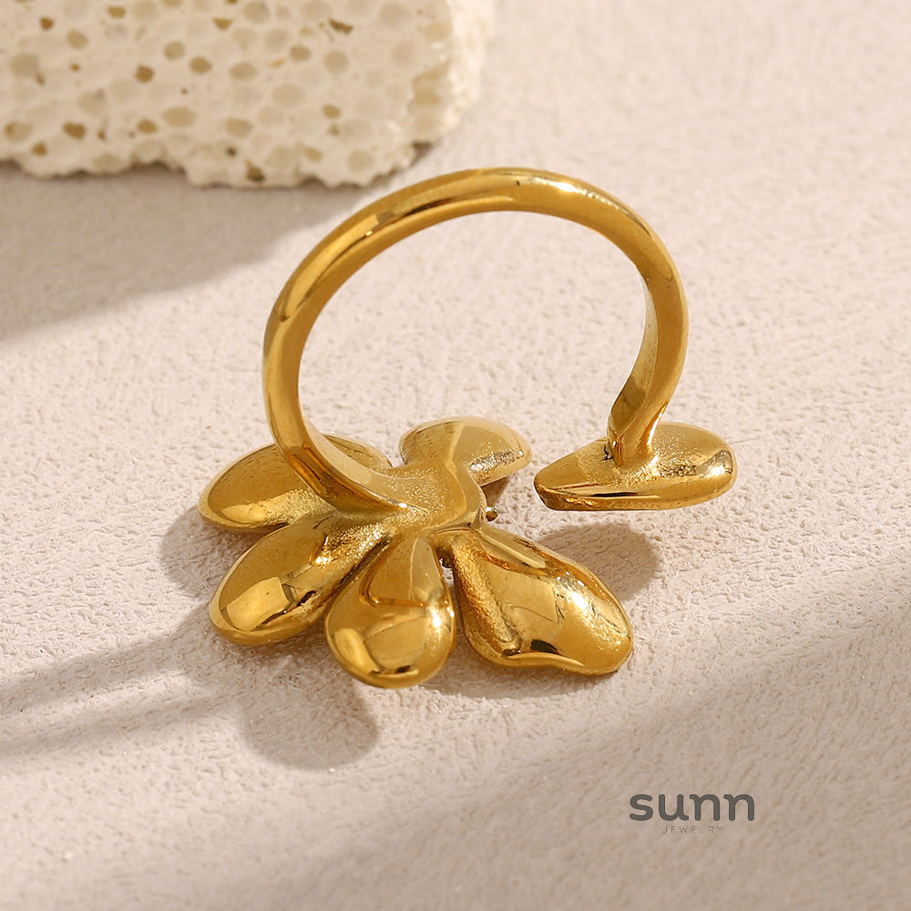 Zoei Floral Bloom Ring [U6CBEUCS]
