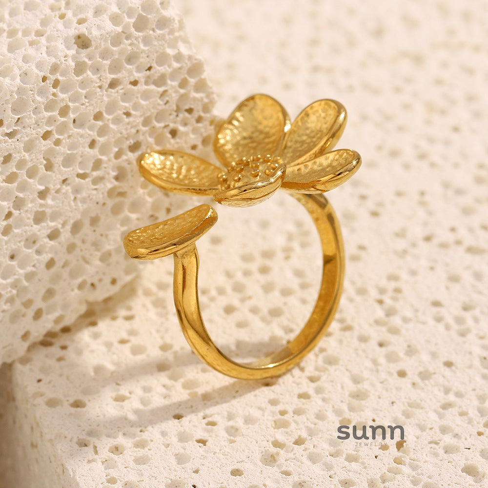 Zoei Floral Bloom Ring [SLOK77YJ]