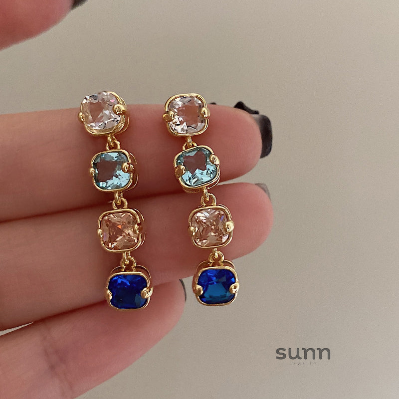 Zoi Crystal Cube Earrings [YX1KDETY]