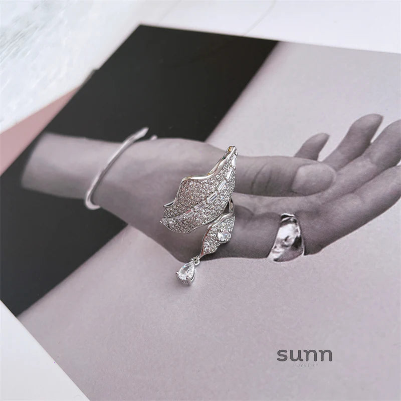 Zoi Glistening Leaf Open Ring