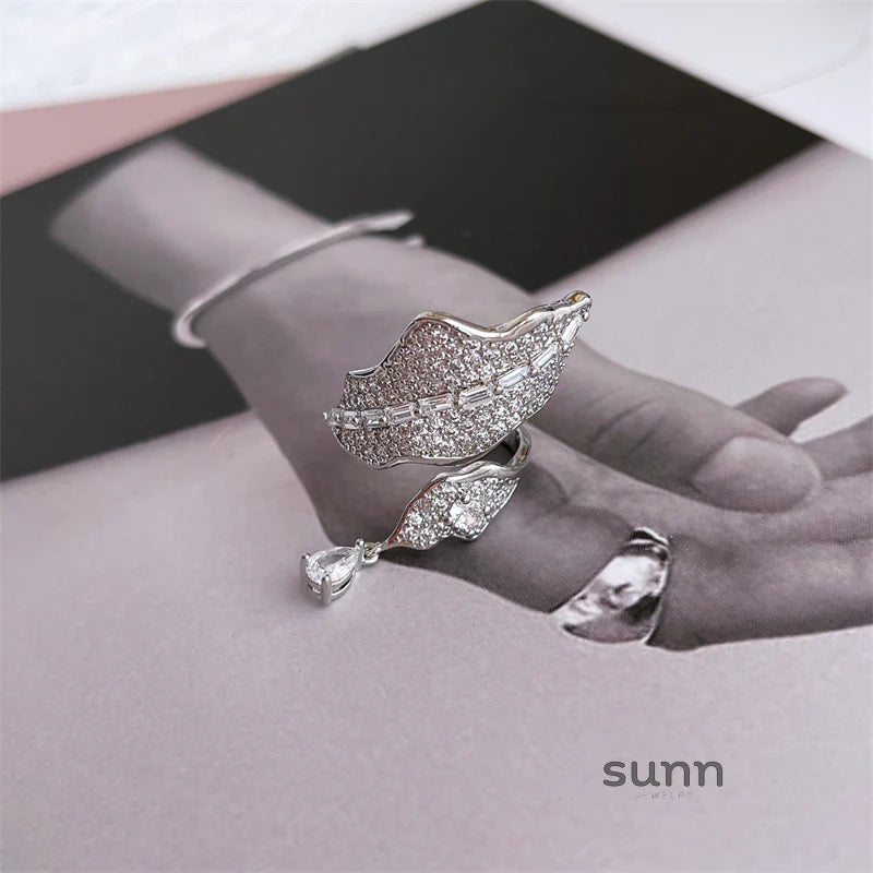 Zoi Glistening Leaf Open Ring
