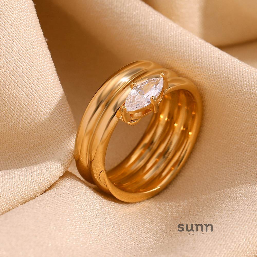 Zulema Gold Marquise Ring [G2IPEXWI]