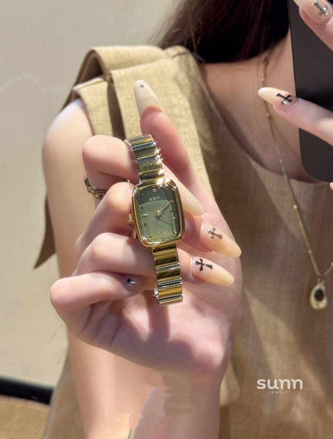 Zuriel Dainty Embellished Watch [Z8KA0B44]