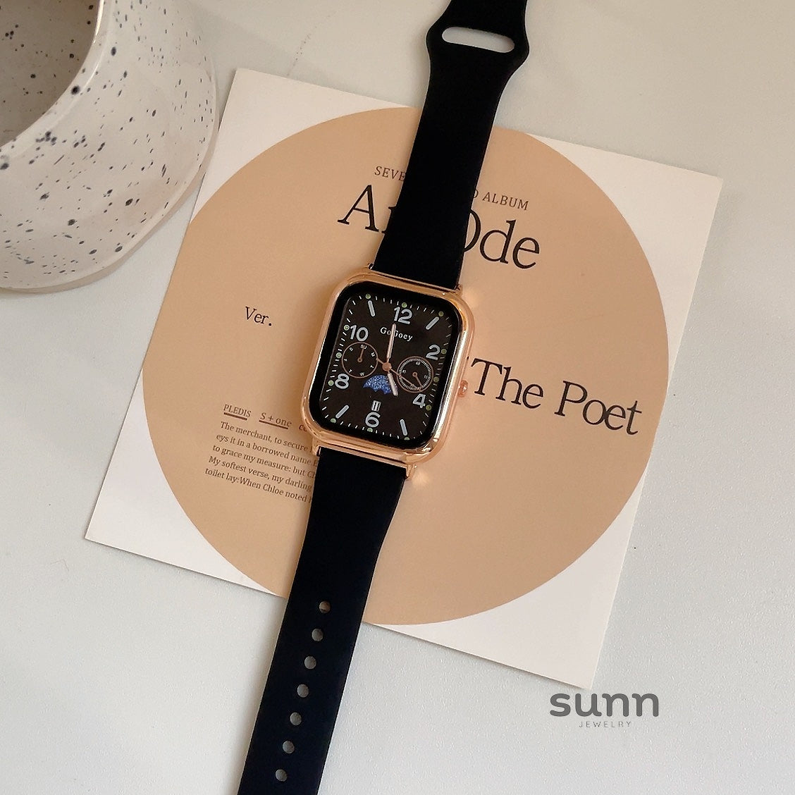 Zyla Modern Square Quartz Watch [863XICP3]