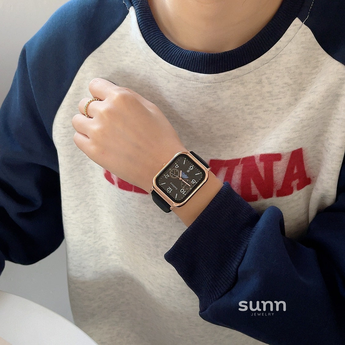 Zyla Modern Square Quartz Watch [QQDAO2W8]