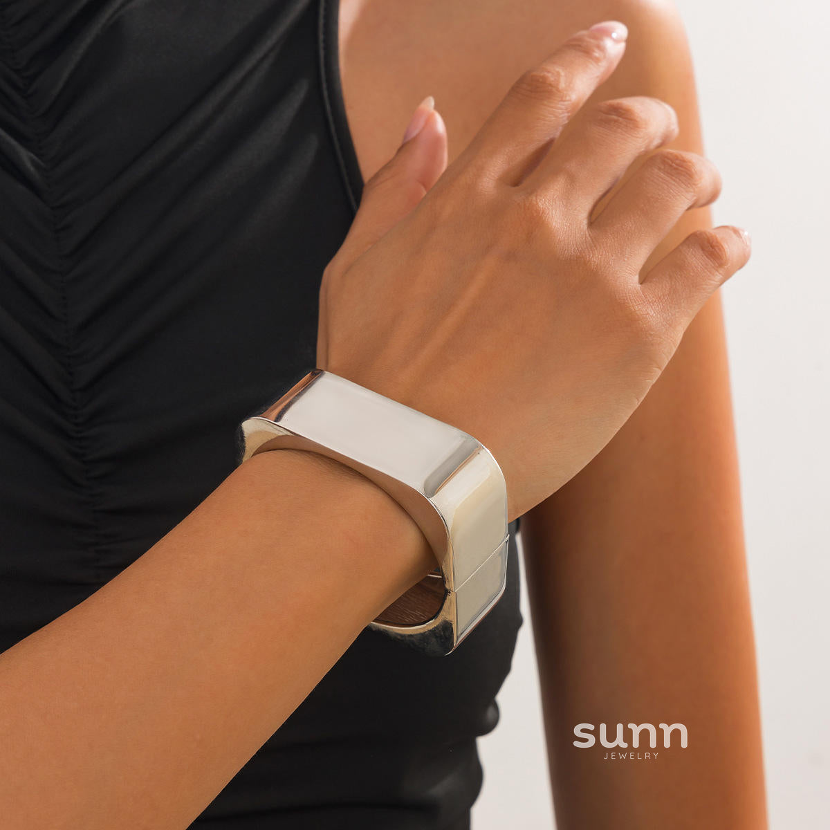 Zyon Mirror Cuff Bracelet [11XLORXD]