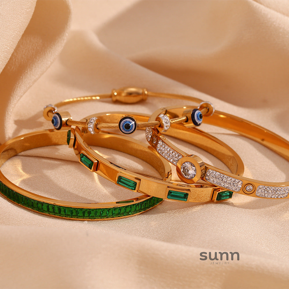 Zyrah Gold Zircon Cuff Bracelet [E3UZ4SAK]