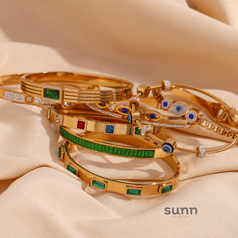 Zyrah Gold Zircon Cuff Bracelet [I8GY6AL5]