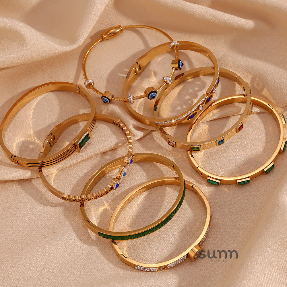 Zyrah Gold Zircon Cuff Bracelet [5F22KFKR]