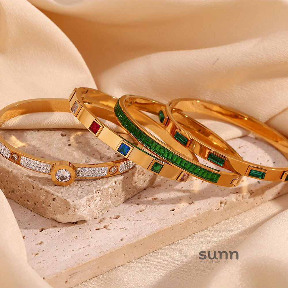 Zyrah Gold Zircon Cuff Bracelet [6AJZEA3P]