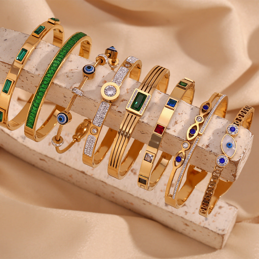 Zyrah Gold Zircon Cuff Bracelet [6AJZEA3P]